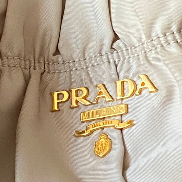 Authentic Prada Nappa Gaufre Tote Bag – Beige Leather - Picture 3 of 12